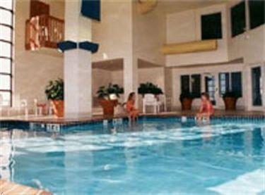 Lees Inn & Suites Мансі Зручності фото