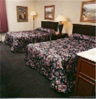 Lees Inn & Suites Мансі Номер фото