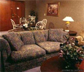 Lees Inn & Suites Мансі Номер фото
